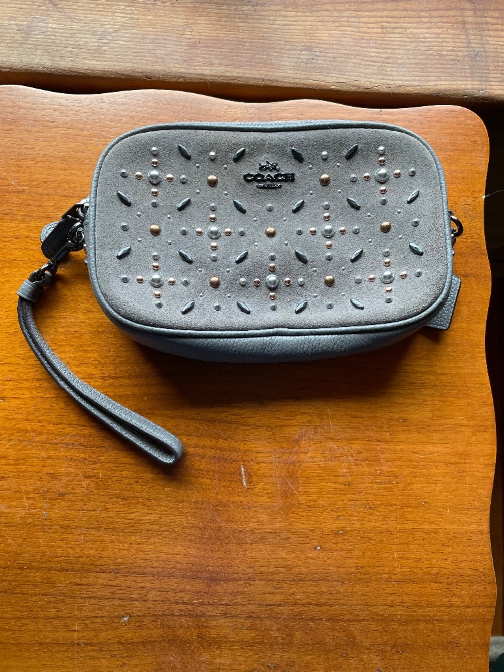 EUC - Coach Prairie Rivets Crossbody/Clutch